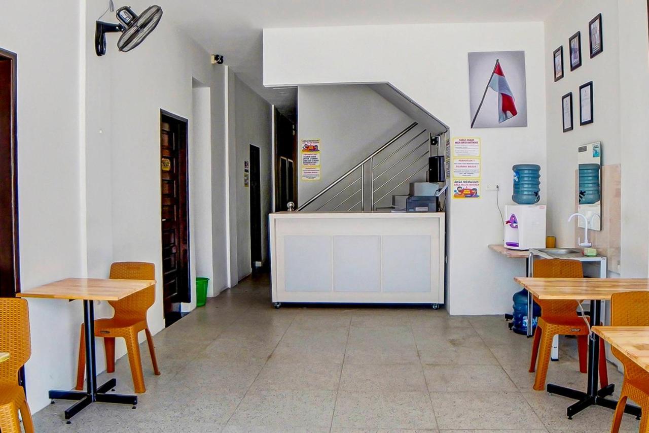Oyo 91211 Mega Comfort Guest House Medan Zewnętrze zdjęcie