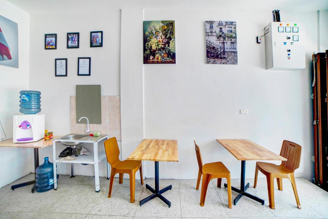 Oyo 91211 Mega Comfort Guest House Medan Zewnętrze zdjęcie