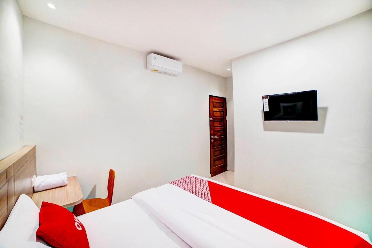 Oyo 91211 Mega Comfort Guest House Medan Zewnętrze zdjęcie