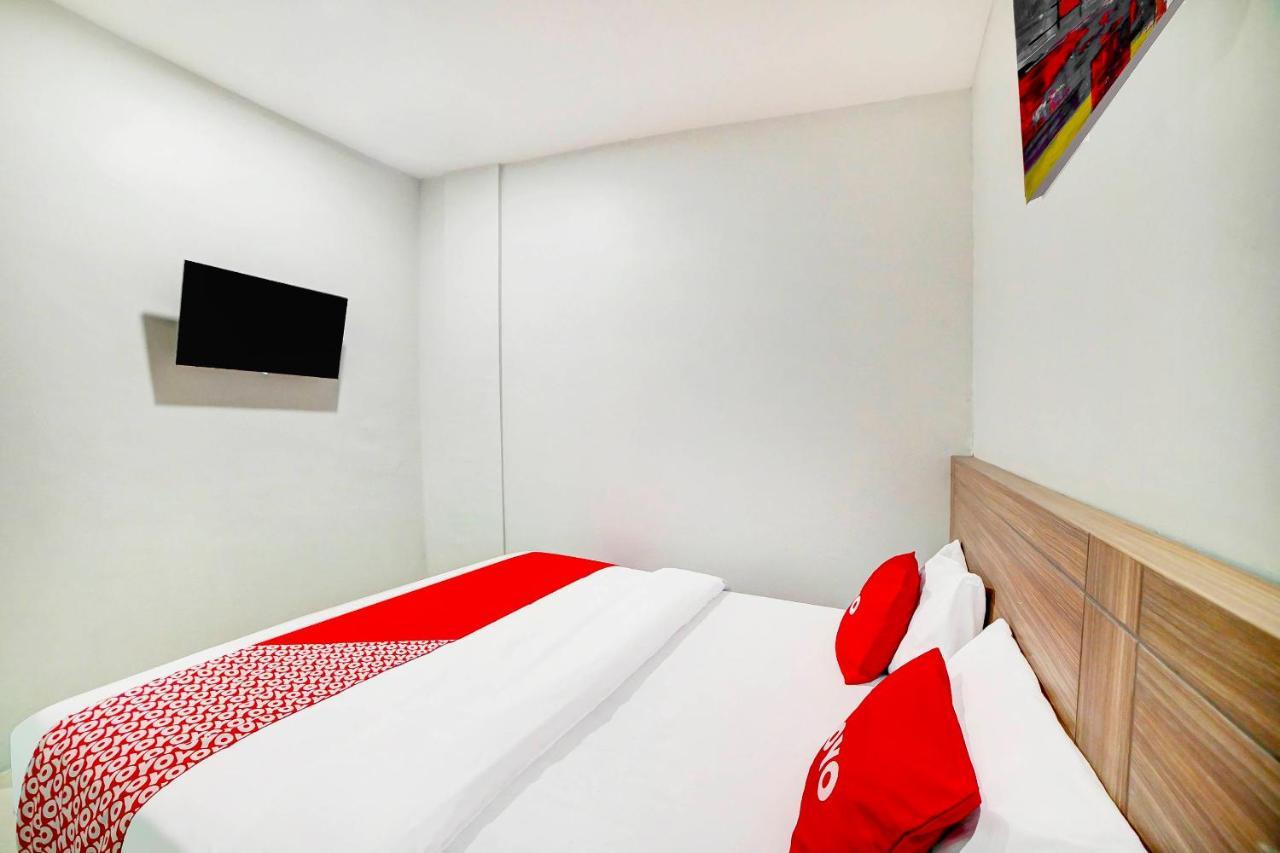 Oyo 91211 Mega Comfort Guest House Medan Zewnętrze zdjęcie